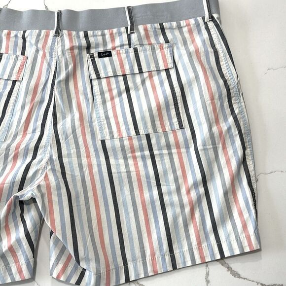 Lee | Women's Plus Size 22M Regular Fit Mid Rise striped Utility Shorts - Picture 5 of 12